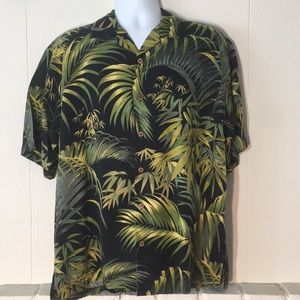 TOMMY BAHAMA BUTTON DOWN SHORT GREEN MEDIUM.